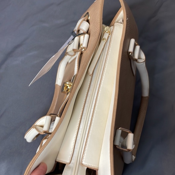 NWT Adrienne Vittadini Madison Lizard Lock Solid Satchel - Picture 9 of 14